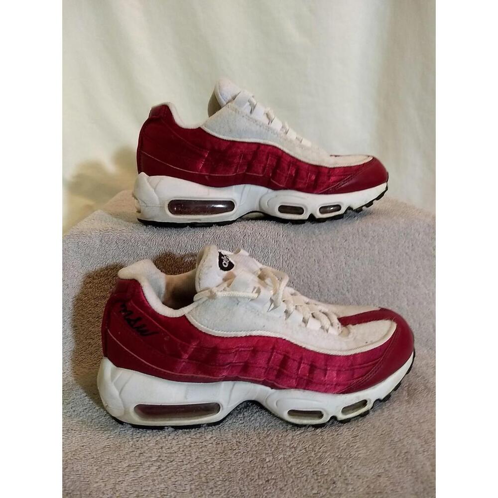 Nike Womens Air Max 95 LX 'Red Crush' (AA1103-601), Size: 7    #US33-9